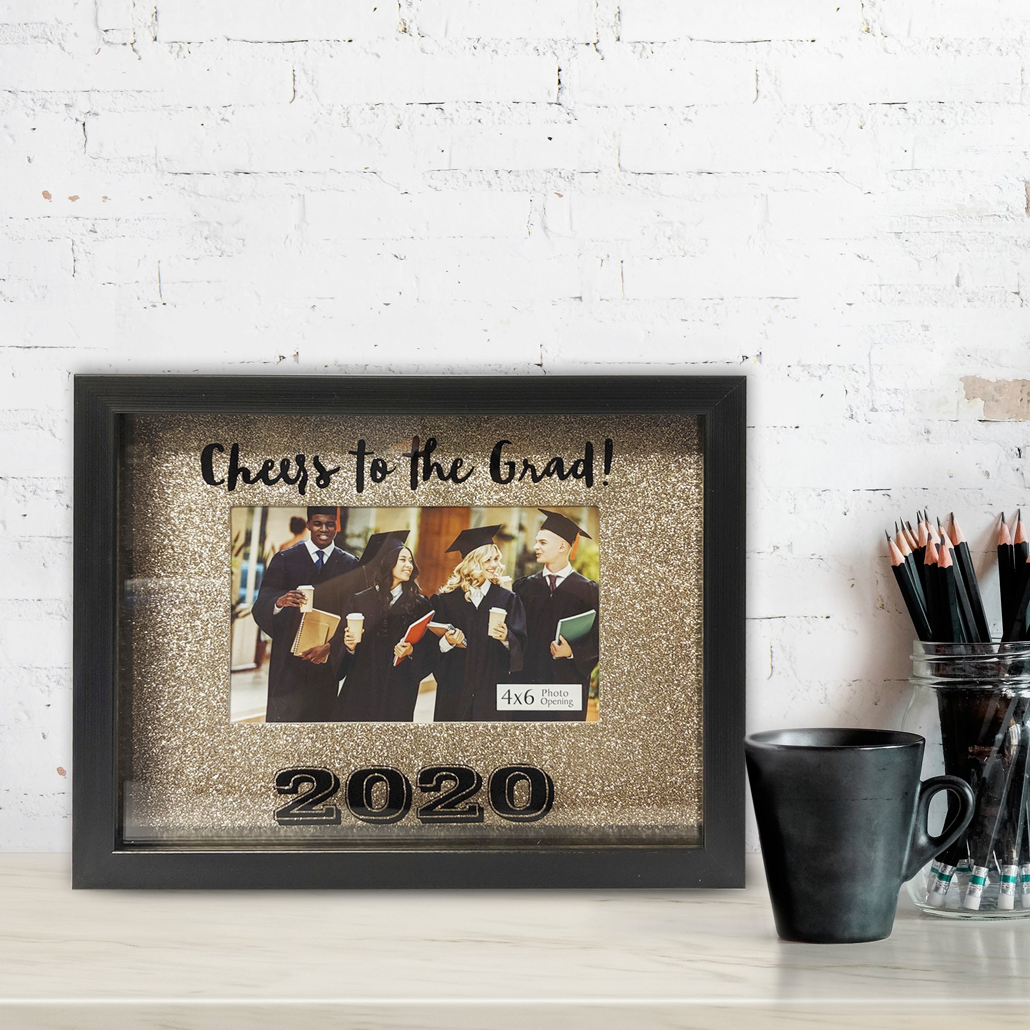 Shadowbox Cheers to the Grad 2020 Picture Frame 4-inch by 6-inch Gold Glitter