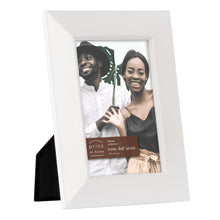 Load image into Gallery viewer, Dakota 4-inch x 6-inch Wood Picture Frame, White